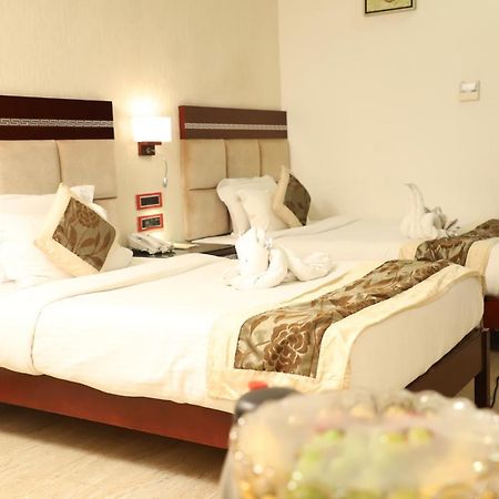 Republic Hotel Patna  Ngoại thất bức ảnh