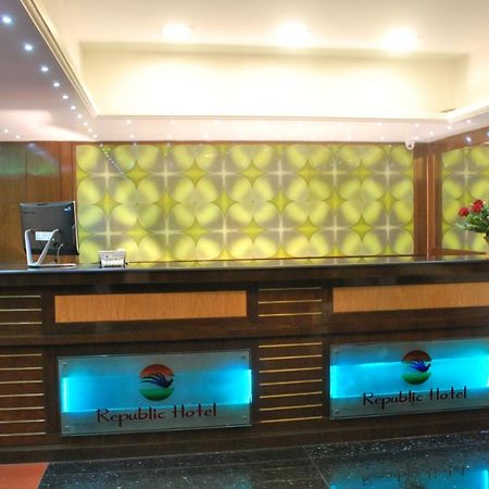 Republic Hotel Patna  Ngoại thất bức ảnh