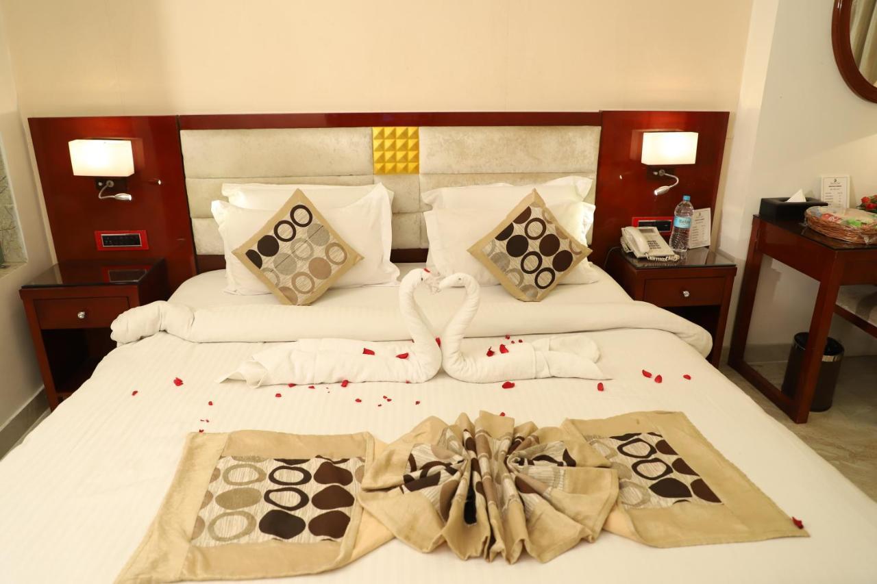 Republic Hotel Patna  Ngoại thất bức ảnh