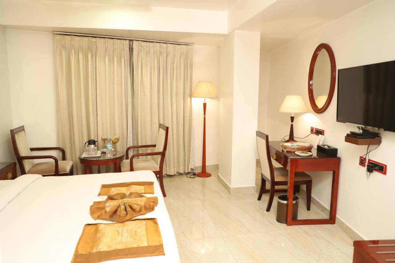 Republic Hotel Patna  Ngoại thất bức ảnh
