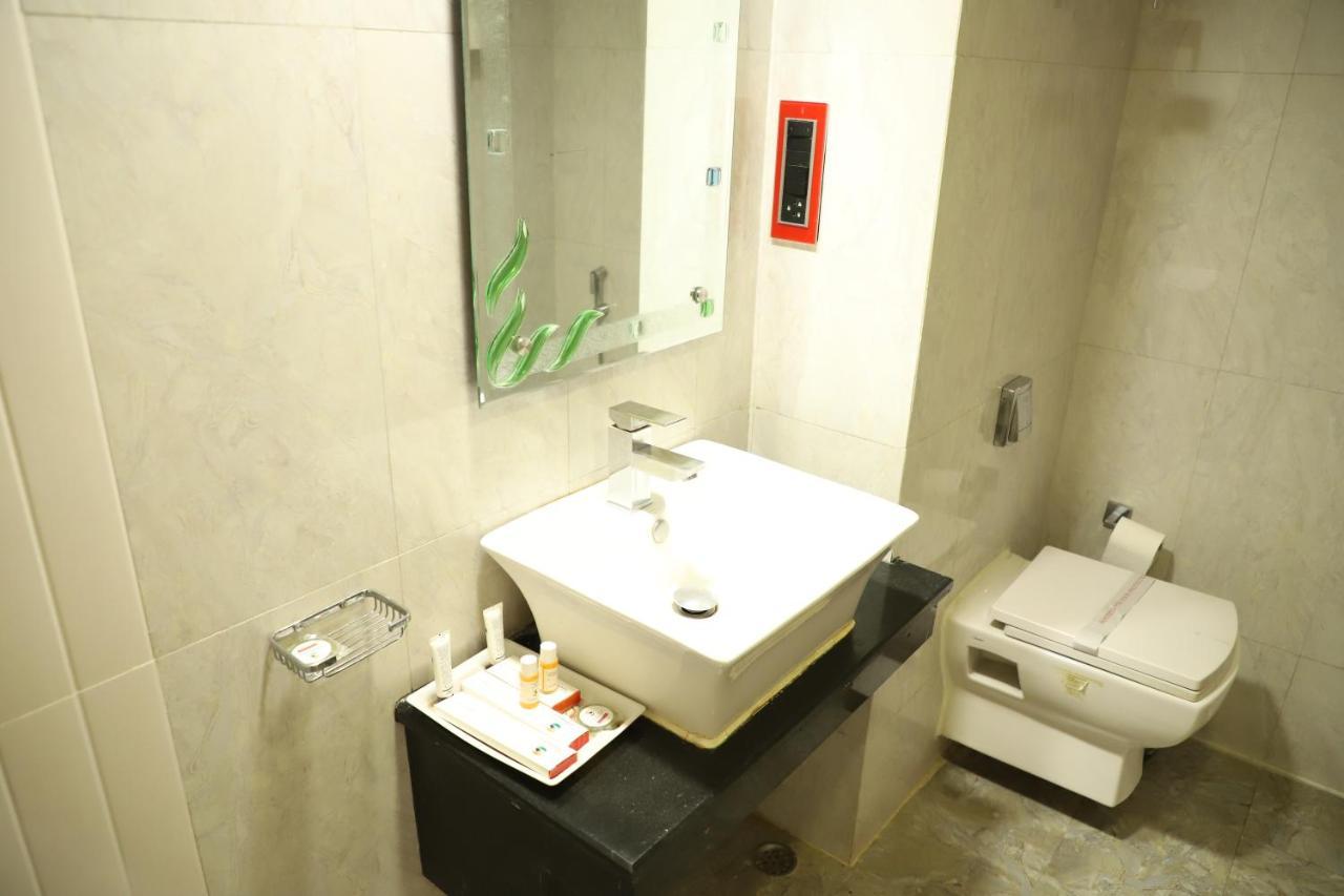 Republic Hotel Patna  Ngoại thất bức ảnh