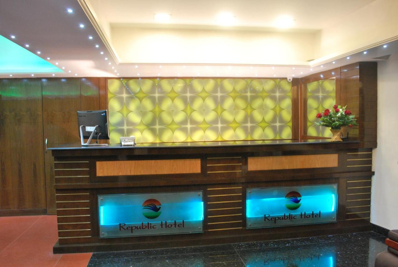 Republic Hotel Patna  Ngoại thất bức ảnh