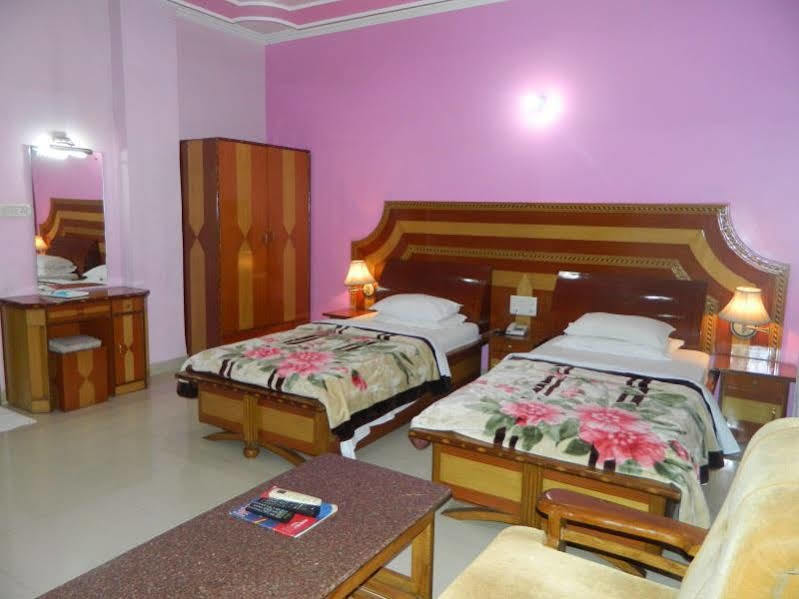 Republic Hotel Patna  Ngoại thất bức ảnh